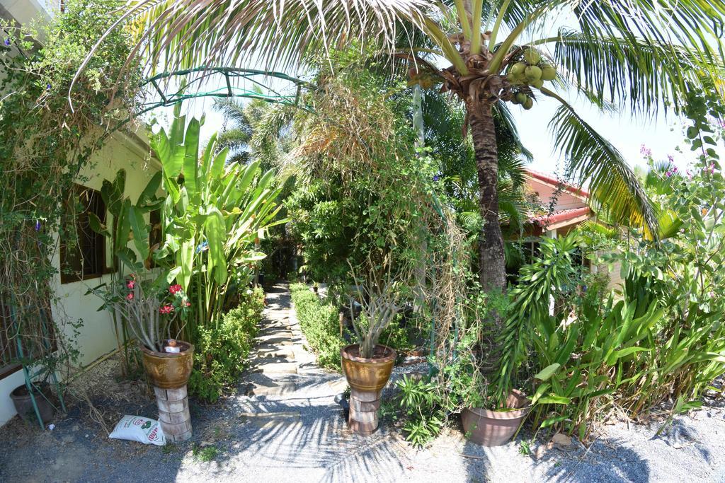 Sanuk Bungalows Rawai Екстер'єр фото