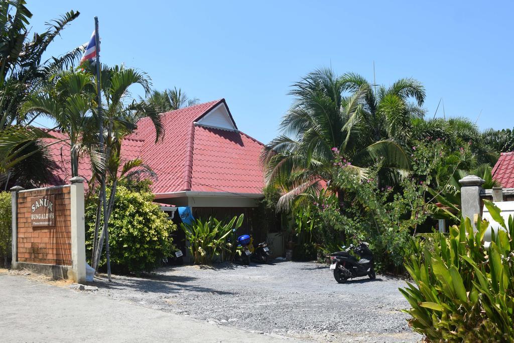 Sanuk Bungalows Rawai Екстер'єр фото