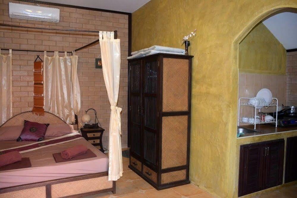 Sanuk Bungalows Rawai Екстер'єр фото